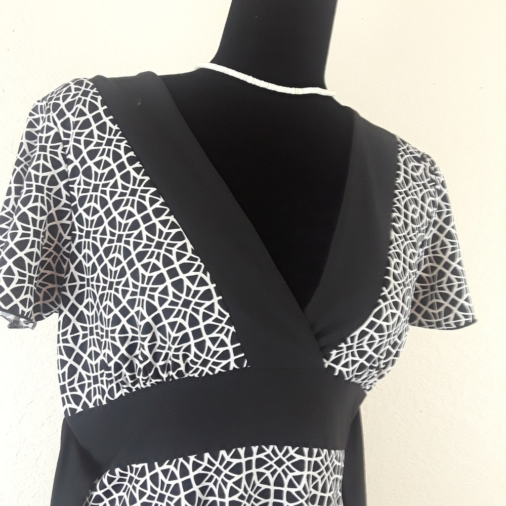 HOT TEMPERED Women's Wrap Geometrical Top Black